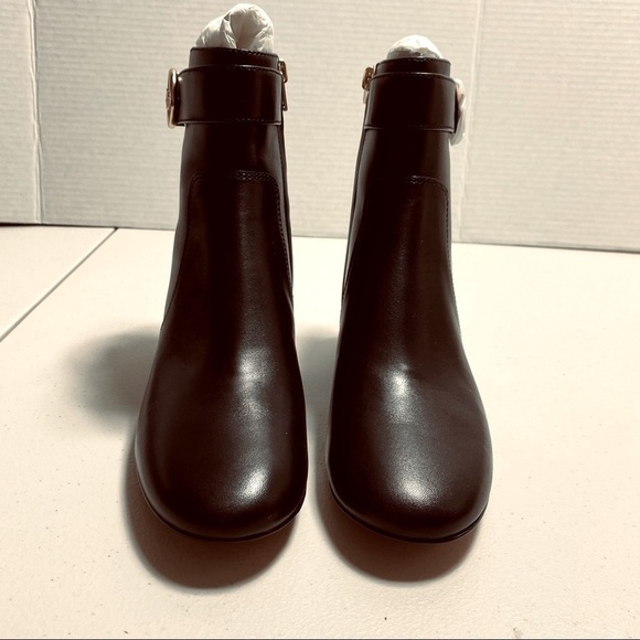 $327 NIB Coach Tania Black Leather Booties Sz 6.5 - Picture 2 of 10